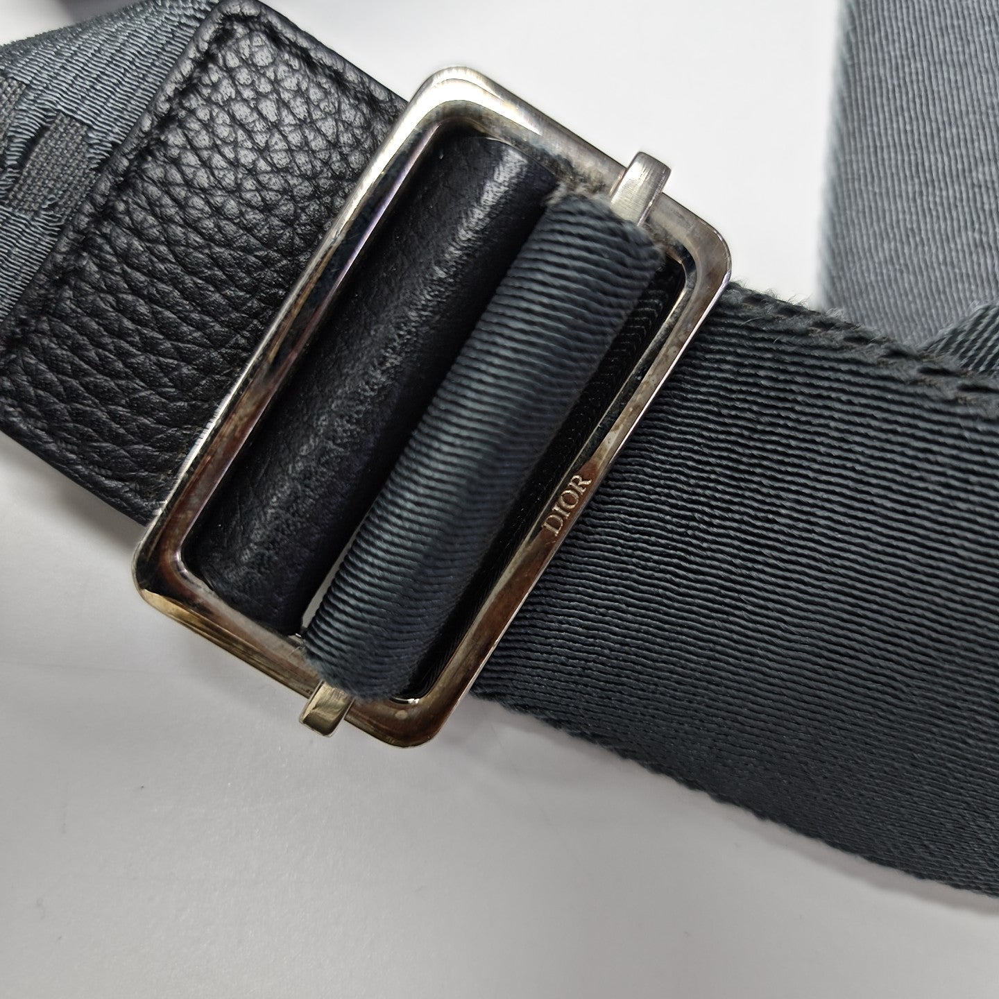 Saddle Medium Canvas Gray