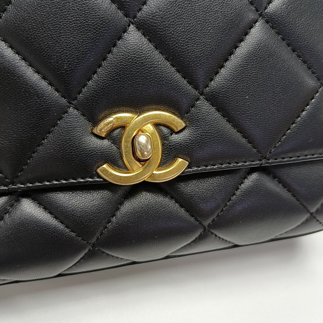 Quilted Lambskin Shoulder Bag Black
