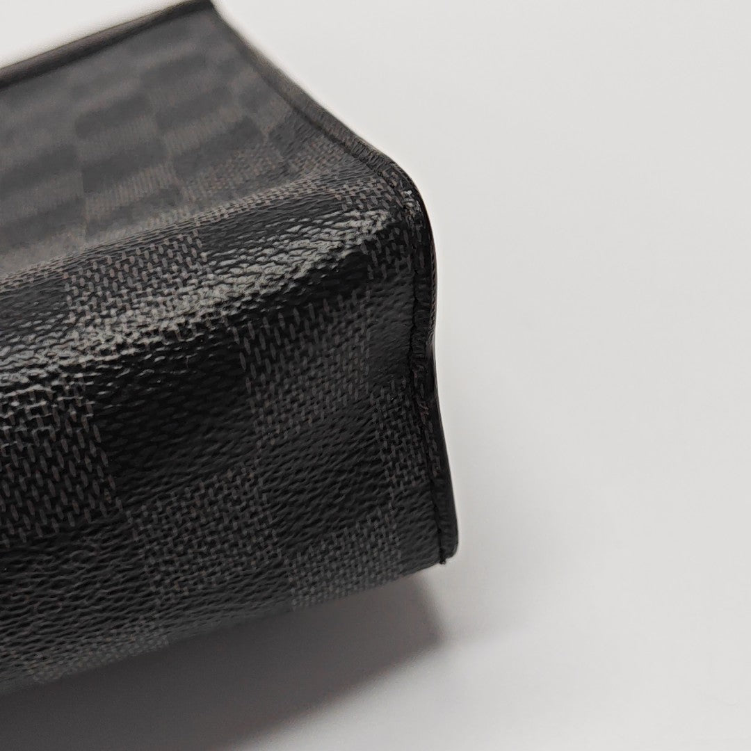 Pochette Voyag MM Damier Graphite Coated Canvas Gray