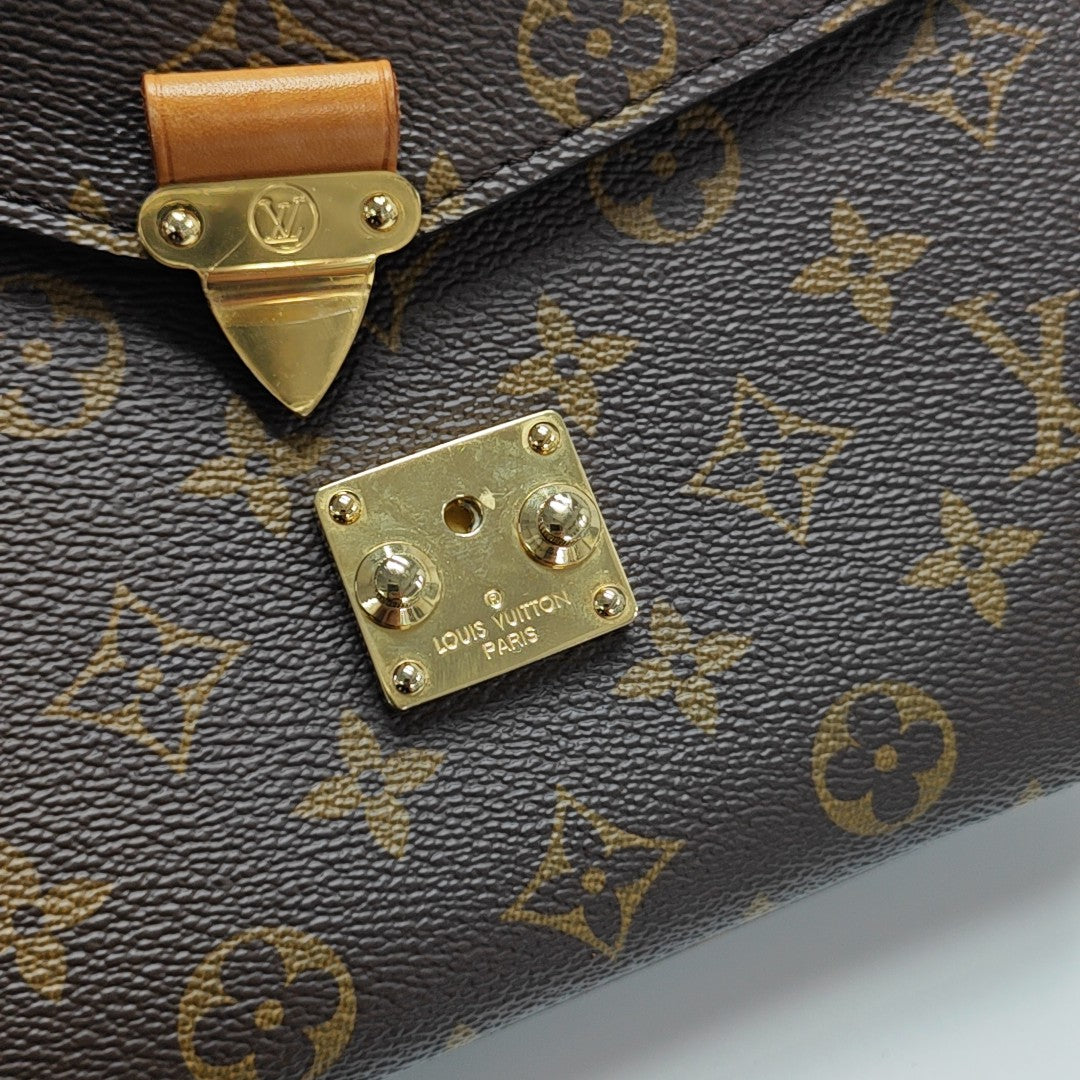 MÉTIS MM Monogram Coated Canvas Brown