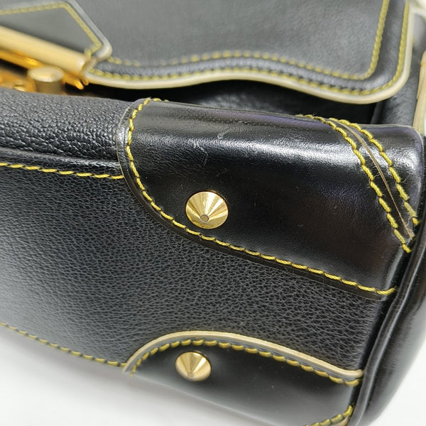 L'ESSENTIEL Calfskin Black
