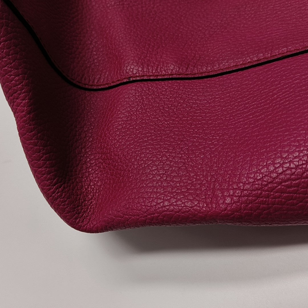 Swing Medium Calfskin Red