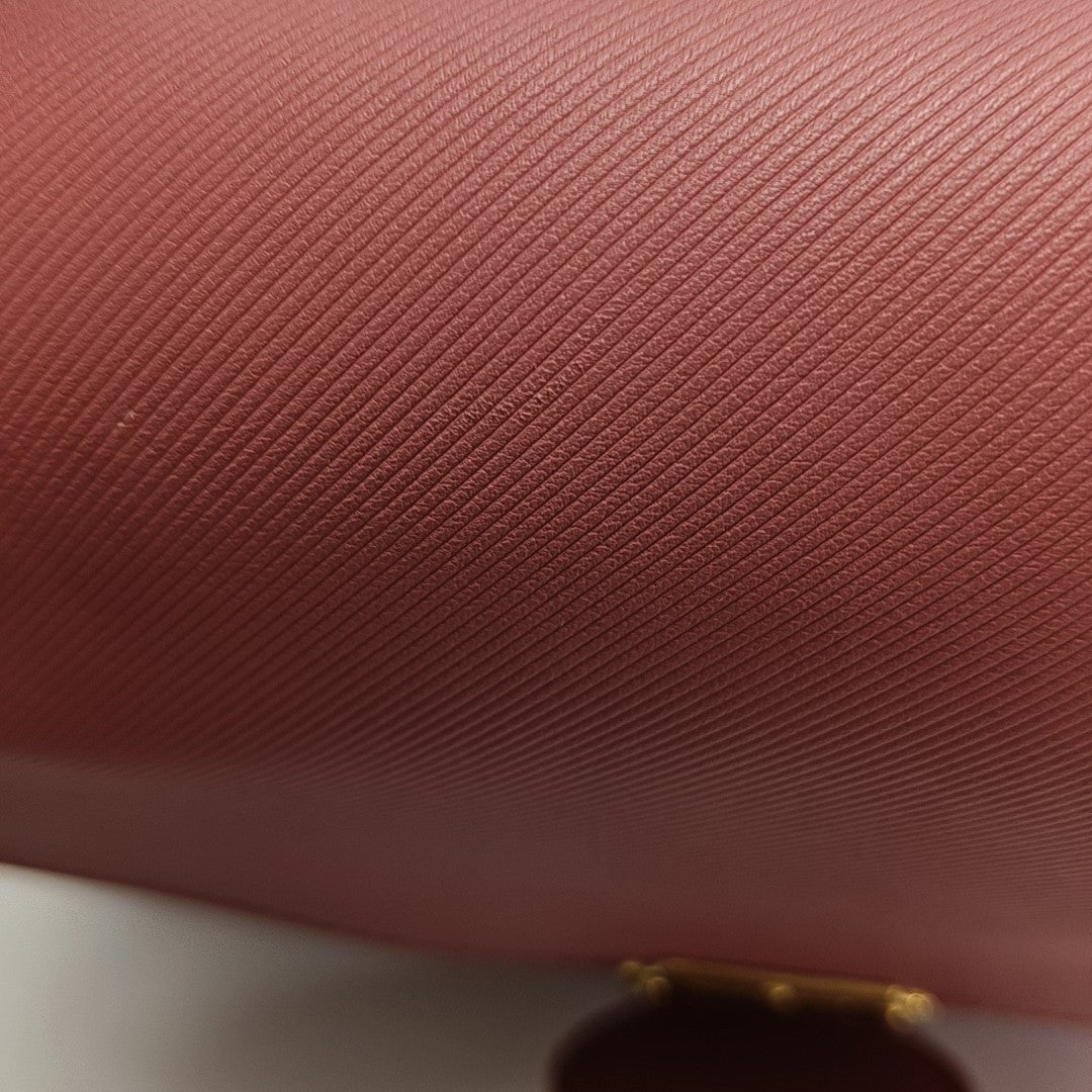 DK88 Medium Calfskin Red