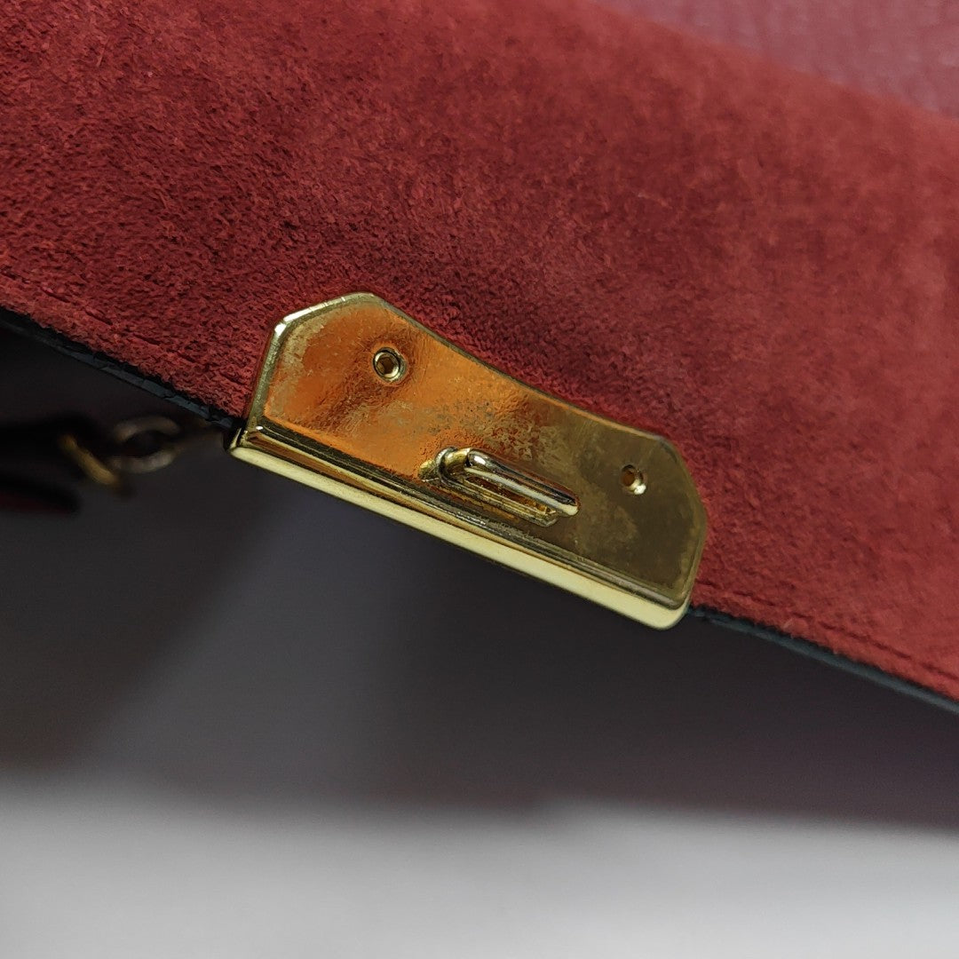 Mildenhall Medium Calfskin Red