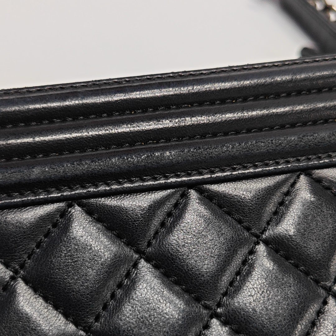 BOY CHANEL Medium Quilted Lambskin Black