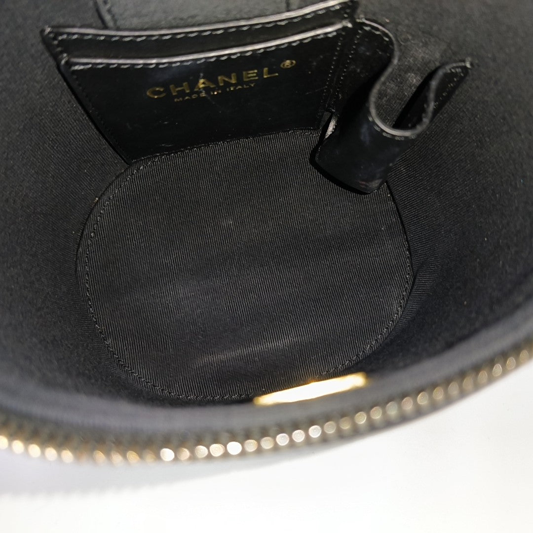 VANITY CASE Small Quilted Lambskin Black