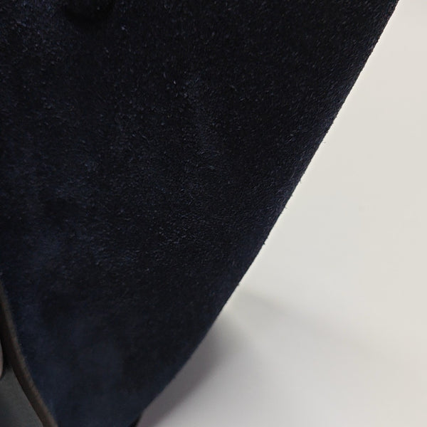 TRAPEZE Medium Calfskin Blue