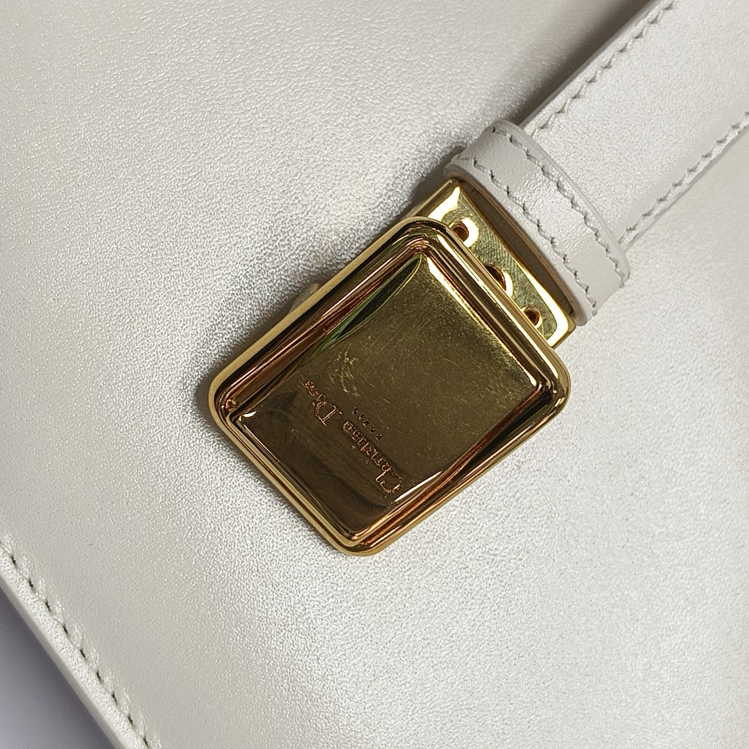30 Montaigne Calfskin White