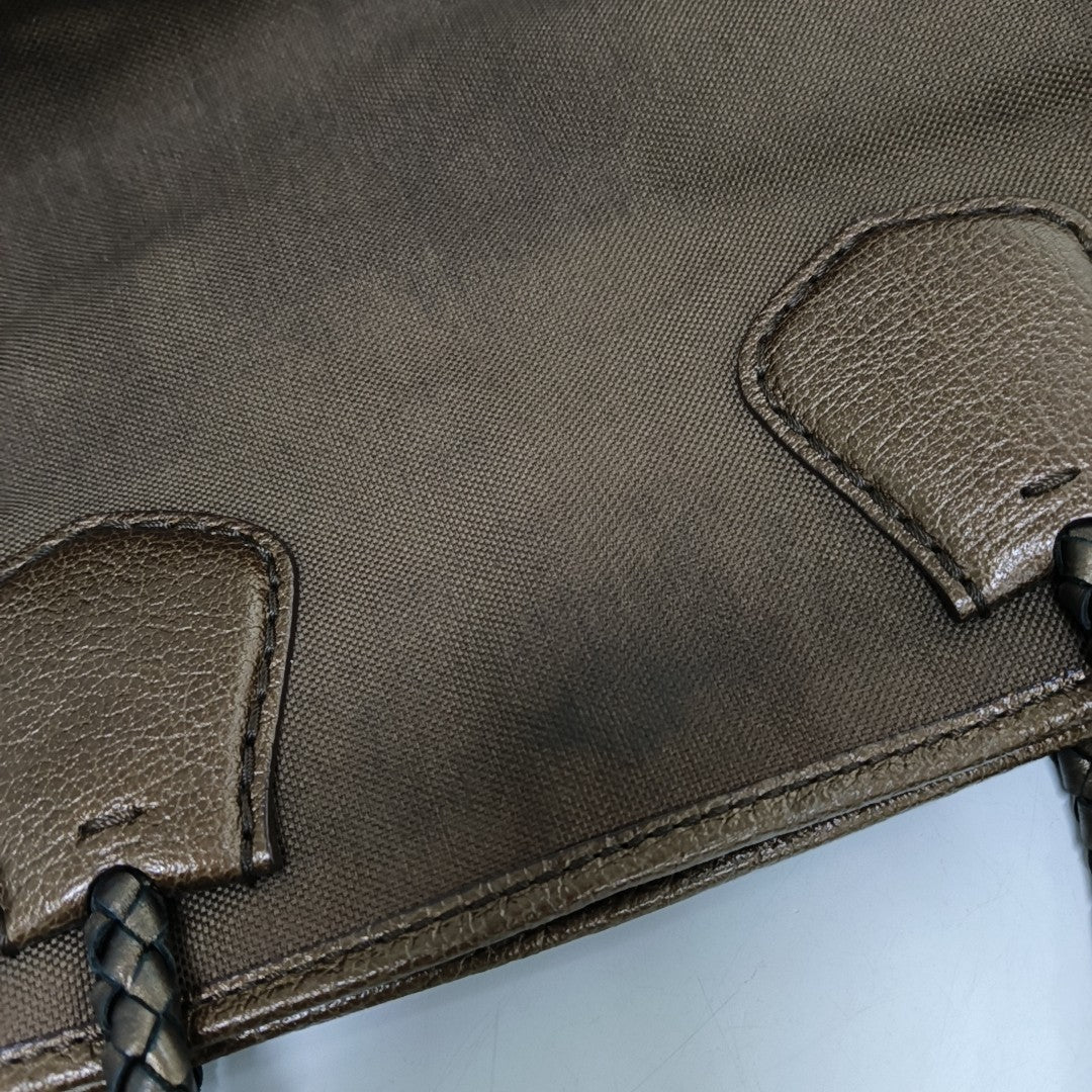 Canvas Brown
