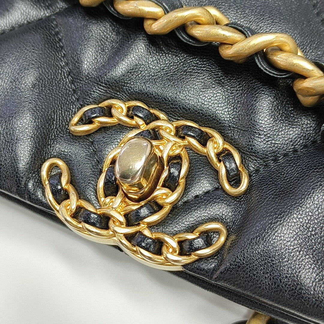 CHANEL 19 Large Quilted Lambskin Black