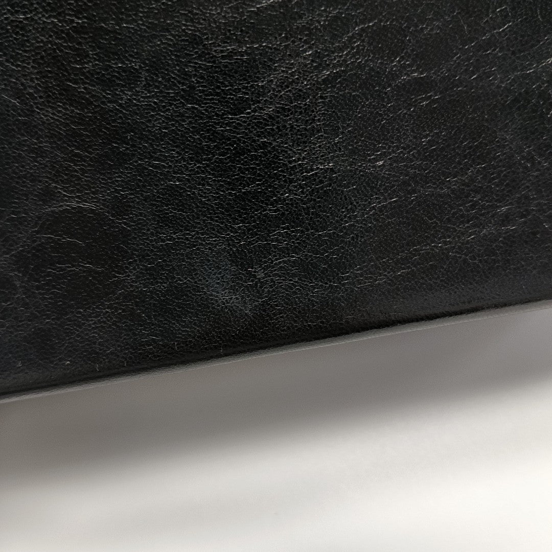 Authenticated pre-owned  30 Montaigne Calfskin Black - Shoulder Bag at Looply
