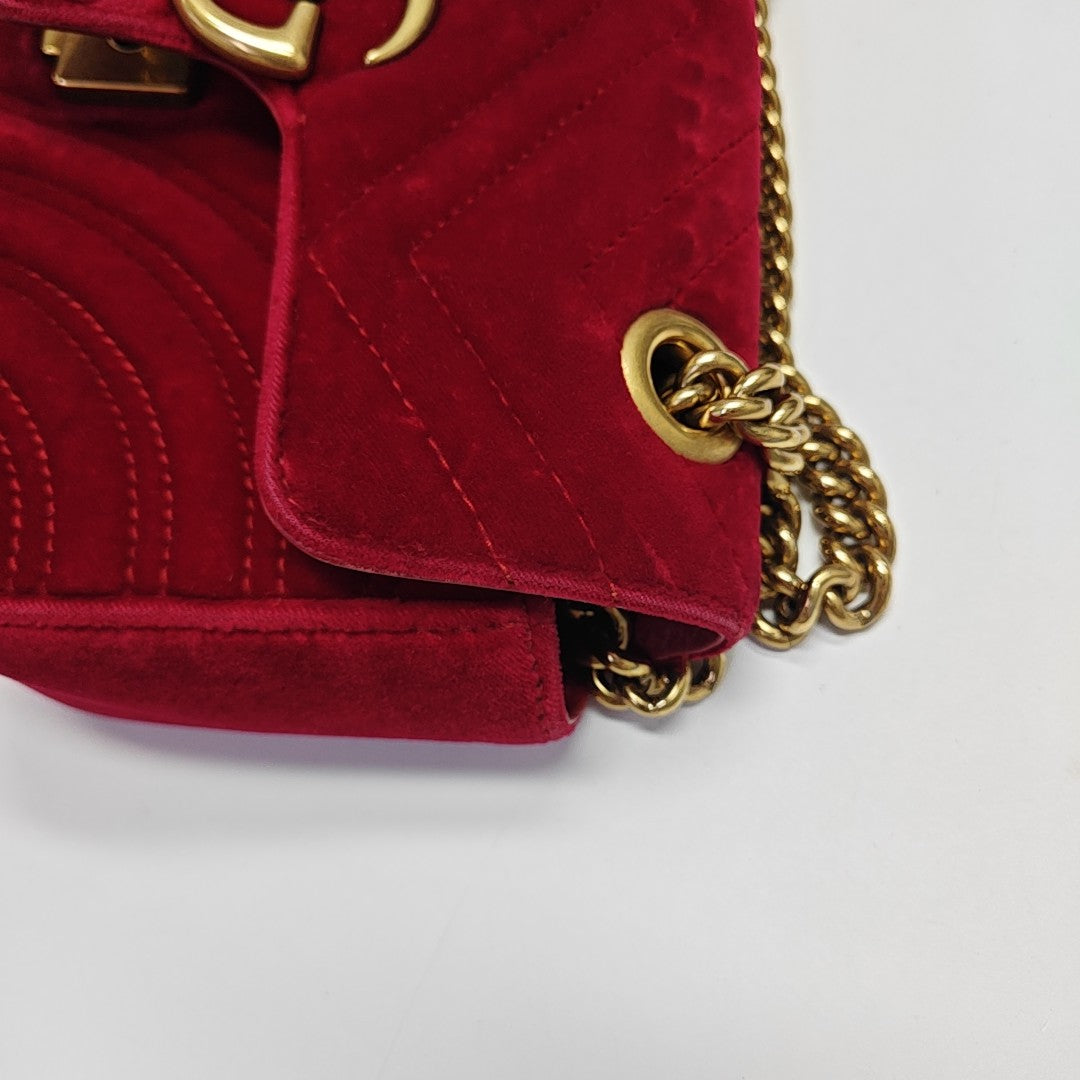 GG Marmont Small Quilted Velvet Red