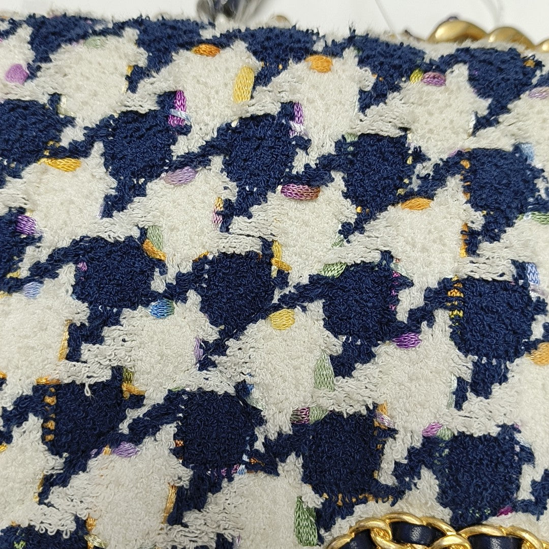 CHANEL 19 Large Quilted Fabric White