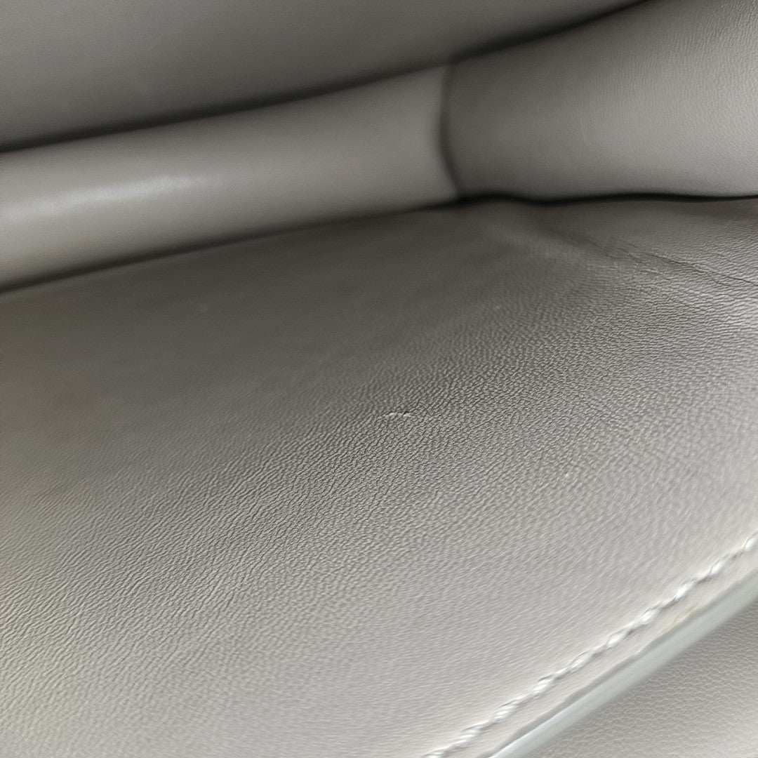 CLASSIC BOX Medium Calfskin Gray