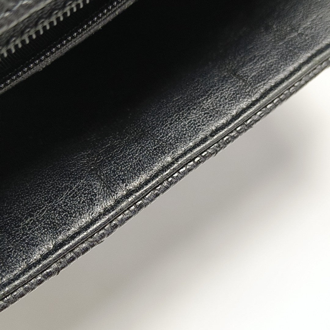 CLASSIC FLAP Maxi Quilted Grained Calfskin Black