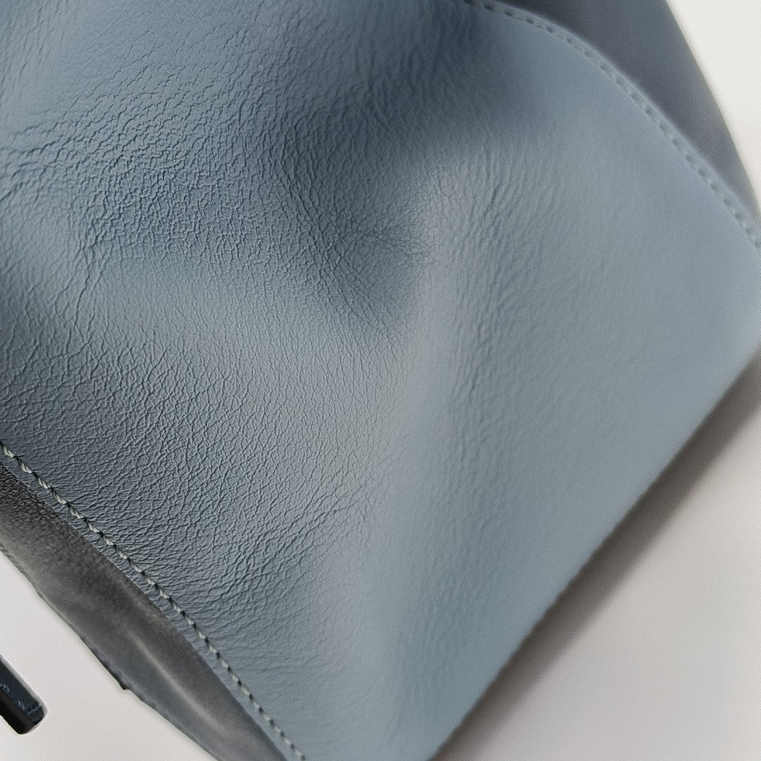 Puzzle Medium Calfskin Blue