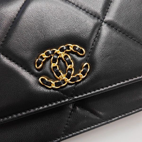 CHANEL 19 WOC Quilted Lambskin Black