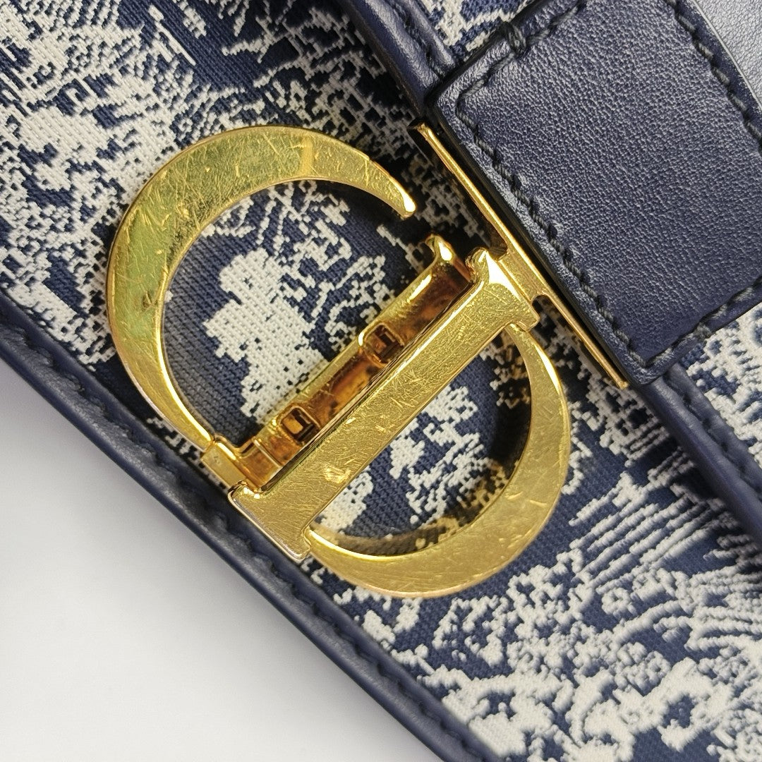 30 Montaigne Canvas Blue