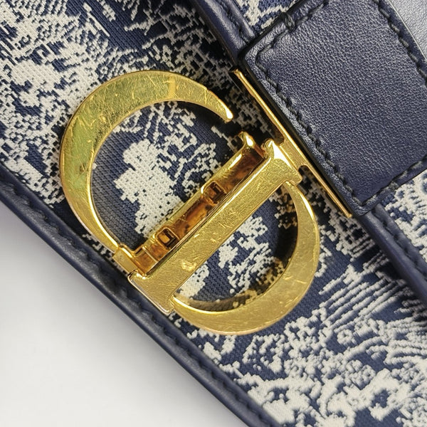 30 Montaigne Canvas Blue