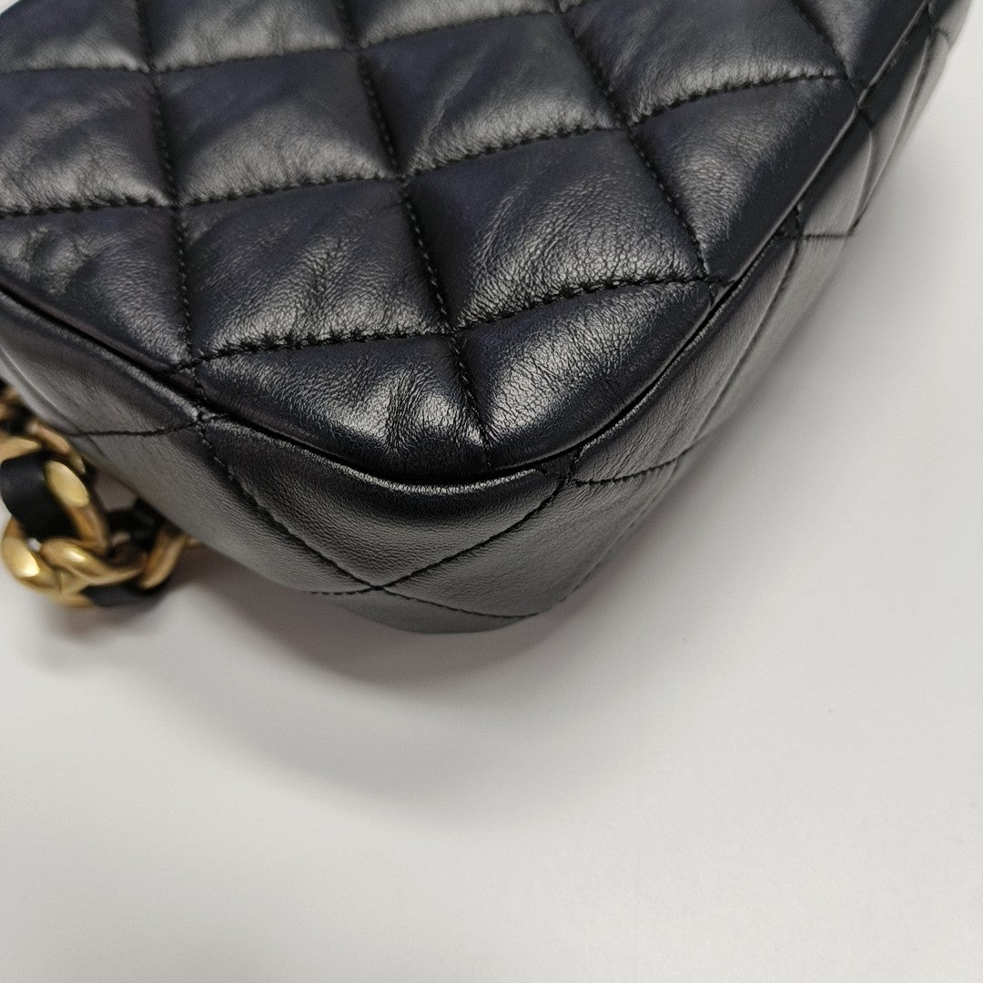 Quilted Lambskin Shoulder Bag Black