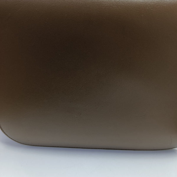 CLASSIC BOX Medium Calfskin Brown