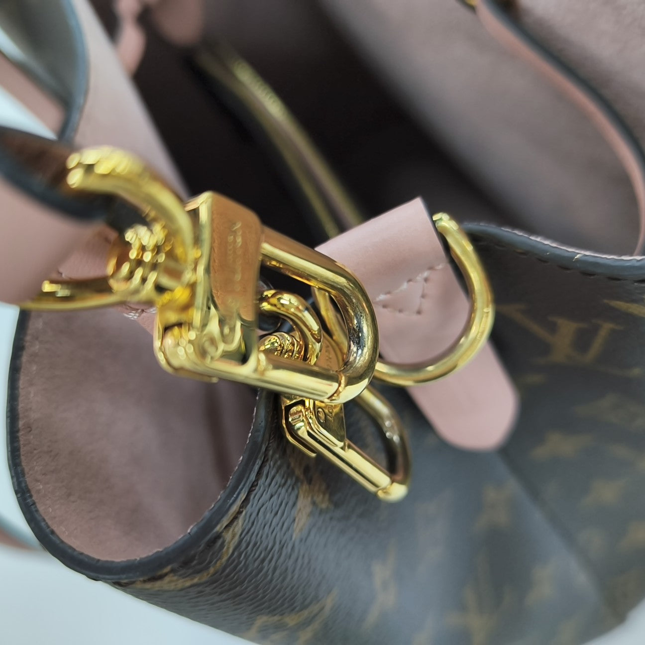 NÉONOÉ MM Monogram Coated Canvas Brown