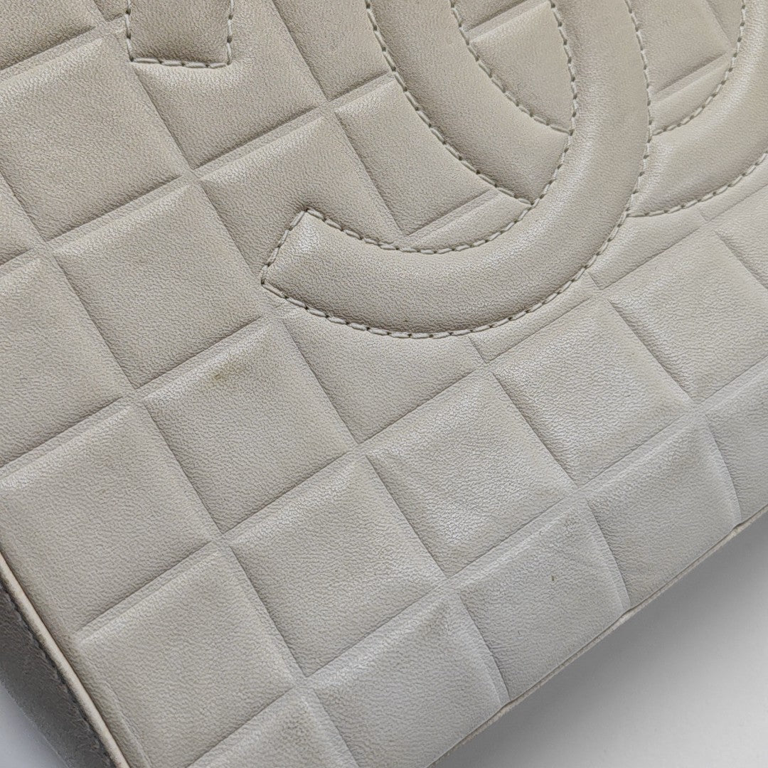 CHOCOLATE BAR Lambskin White