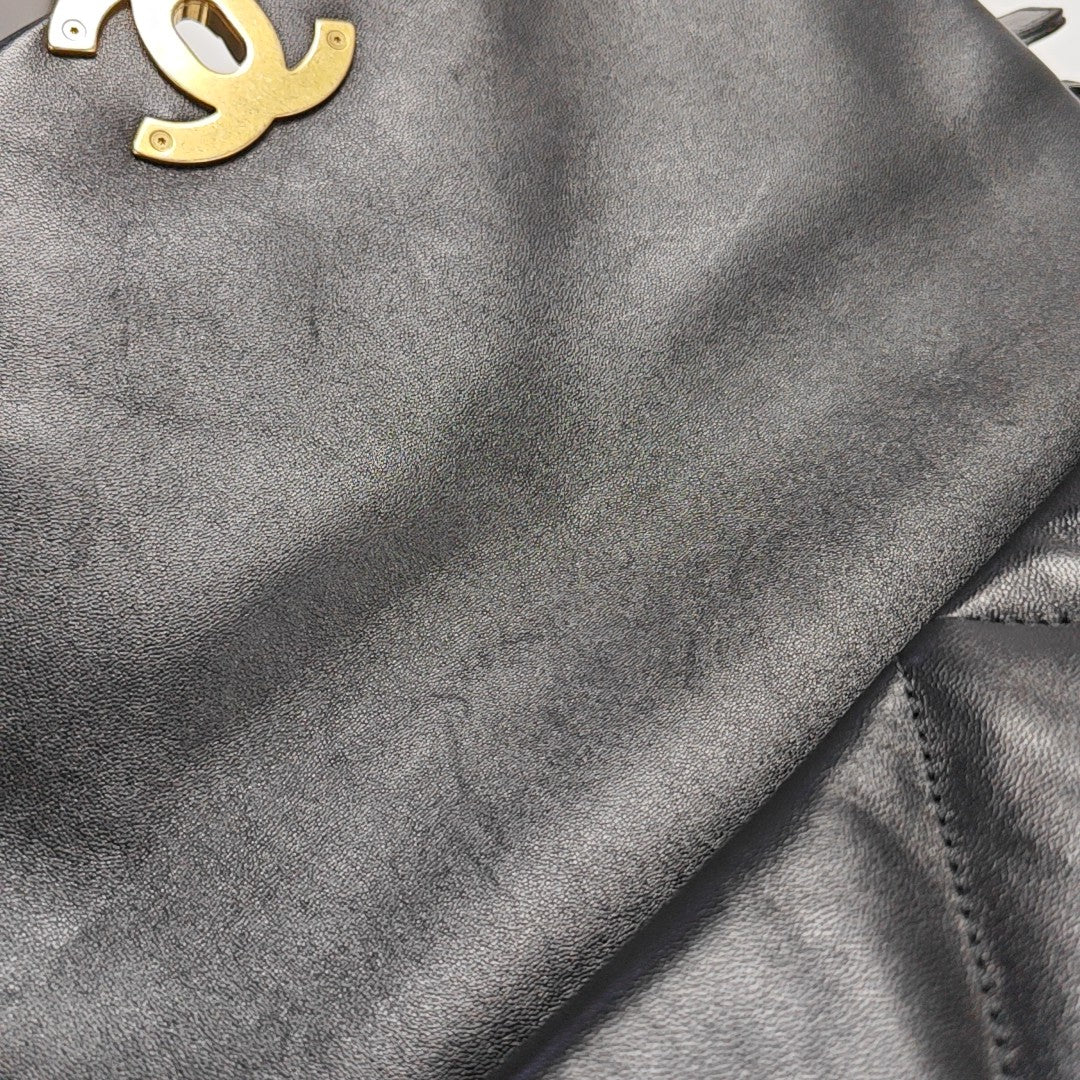 CHANEL 19 Large Quilted Lambskin Black