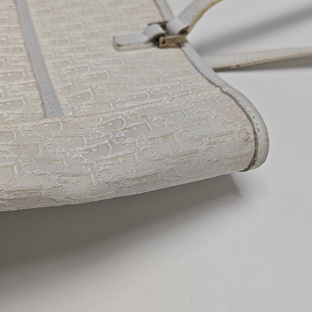 Oblique Canvas White