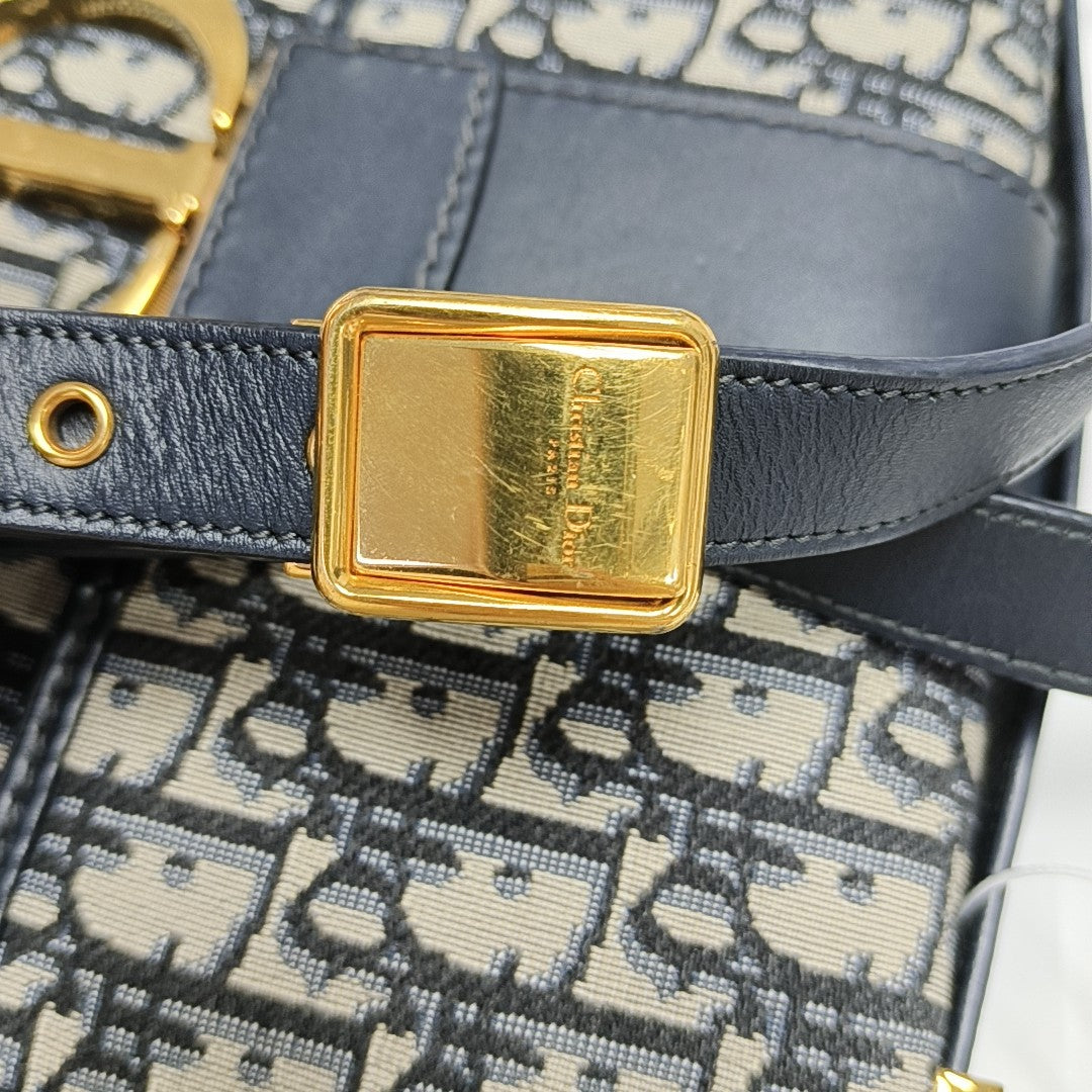 30 Montaigne Oblique Canvas Blue