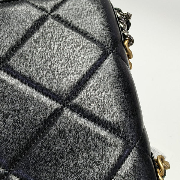 CHANEL 19 WOC Quilted Lambskin Black