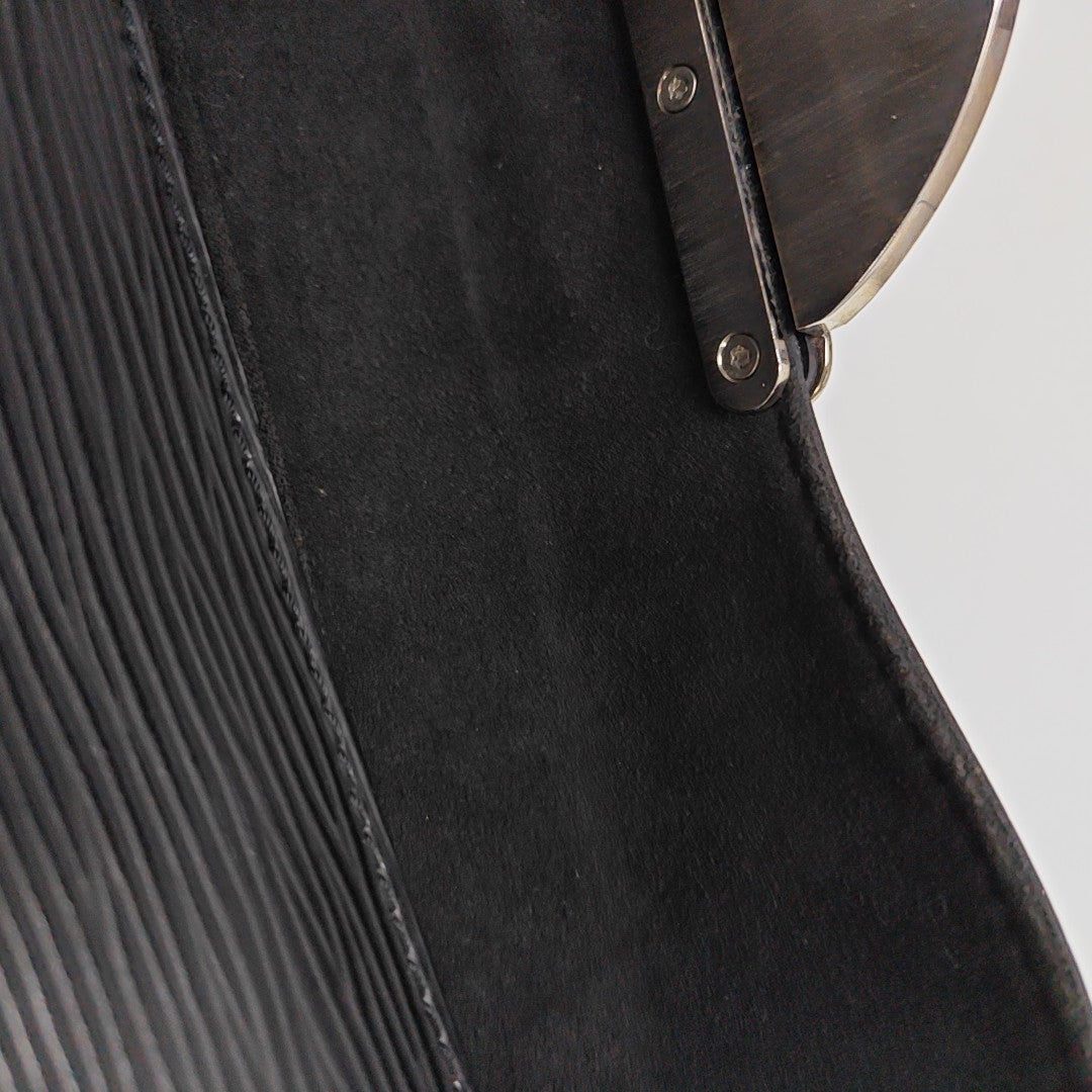 POCHETTE MONTAIGNE Epi Black
