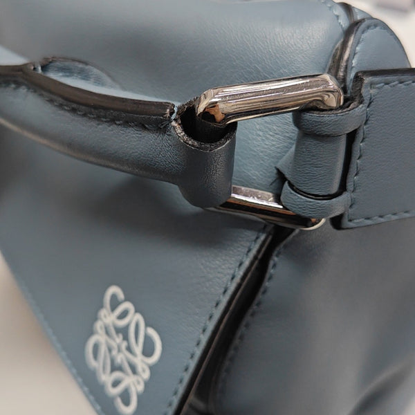 Puzzle Medium Calfskin Blue