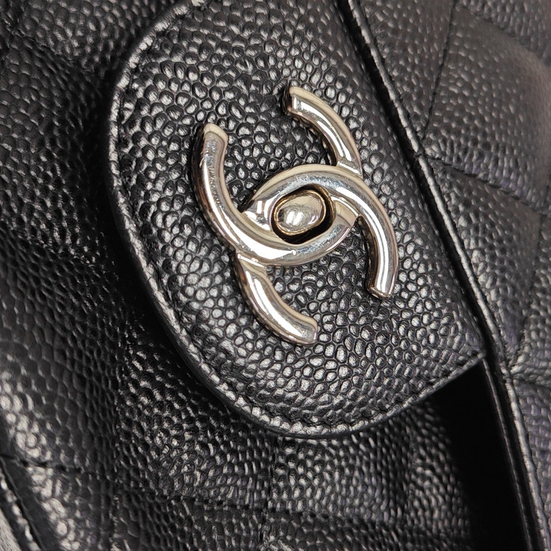 CLASSIC FLAP Jumbo Quilted Grained Calfskin Black
