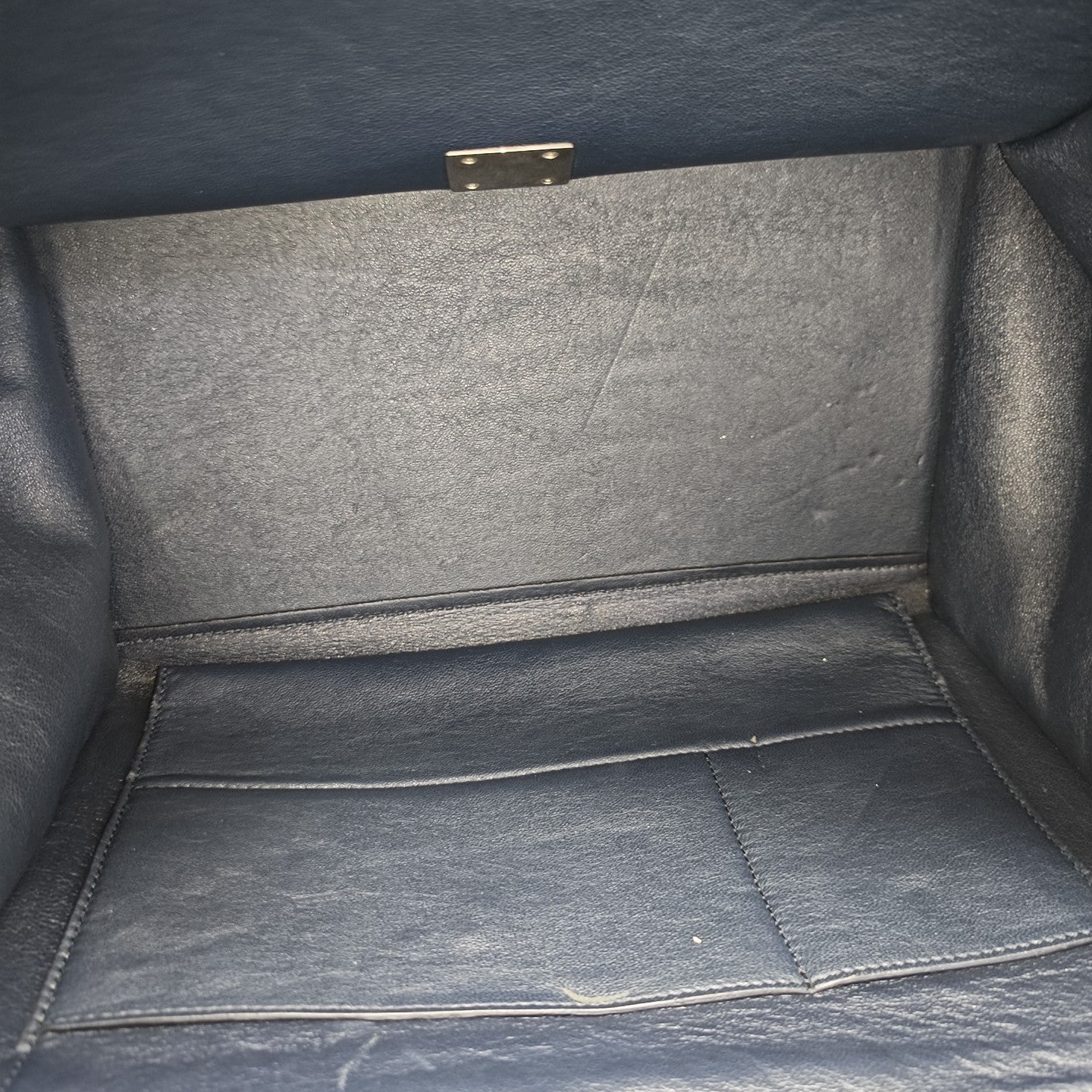 TRAPEZE Medium Calfskin Black