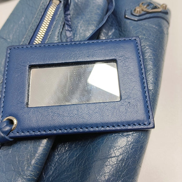 Authenticated pre-owned  Classic City Lambskin Blue - Crossbody Bag at Looply