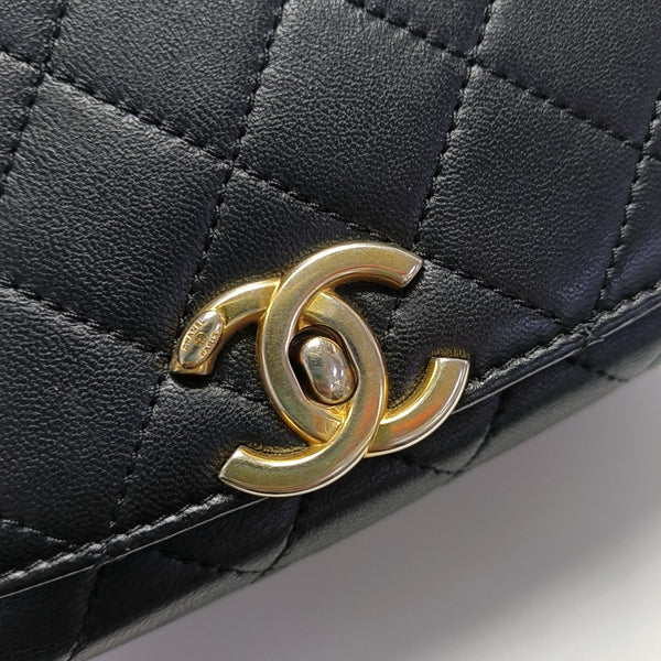 TWO TONE CHAIN HANDLE Small Quilted Lambskin Black