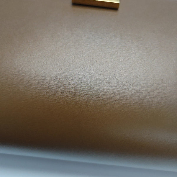 CLASSIC BOX Medium Calfskin Brown