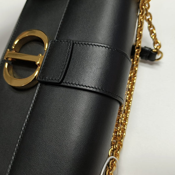 30 Montaigne East-West Small Calfskin Black