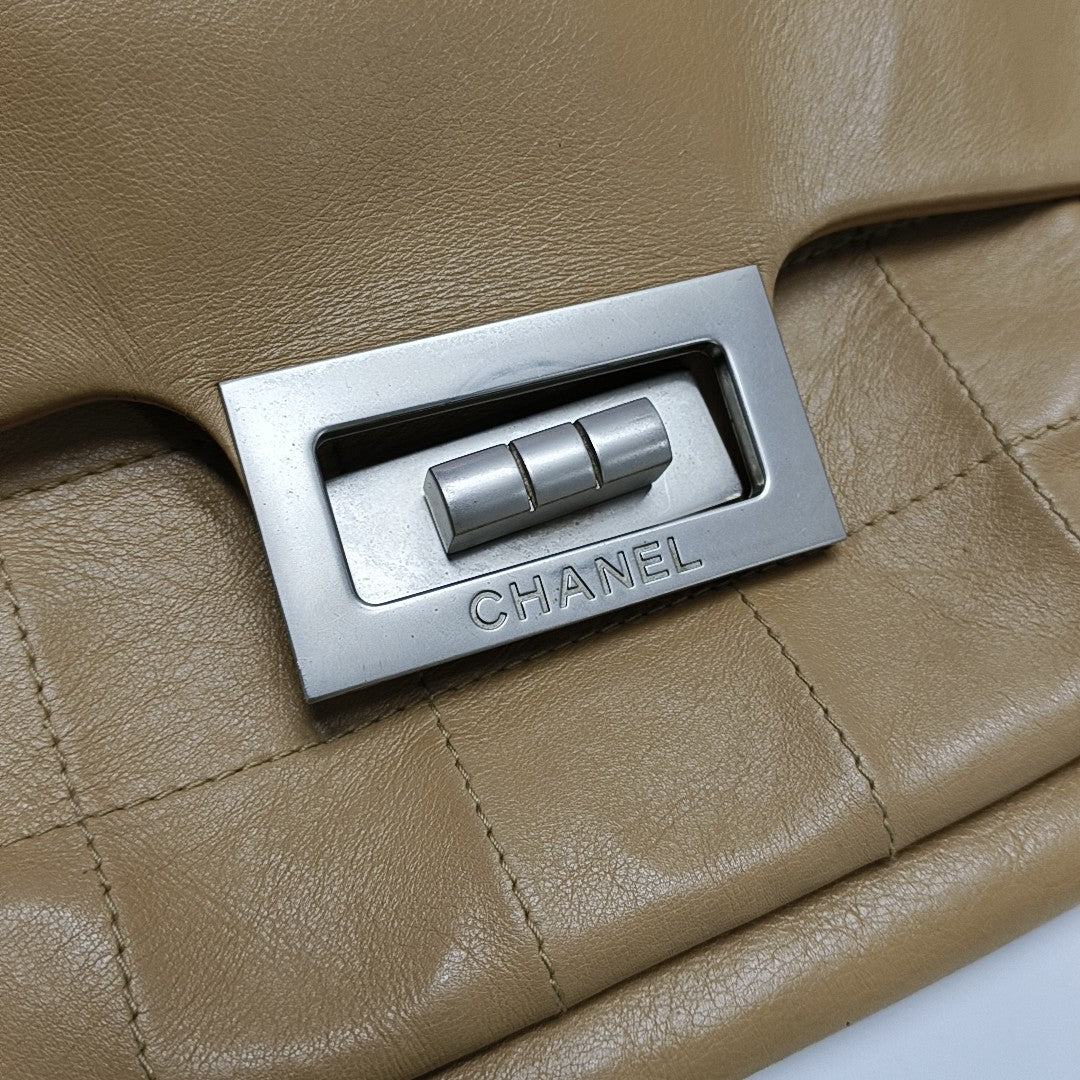 2.55 227 Calfskin Beige