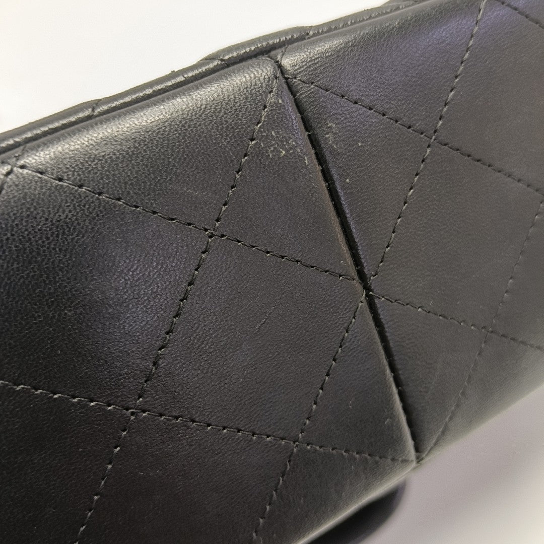 CLASSIC FLAP Jumbo Quilted Lambskin Black