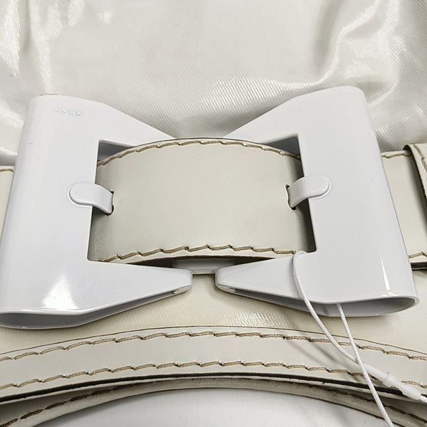 Queen Coated Canvas White