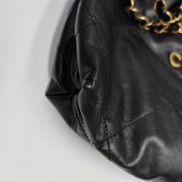 CHANEL 22 Small Quilted Calfskin Black