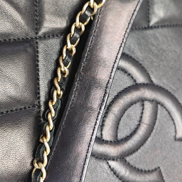 Quilted Lambskin Shoulder Bag Black
