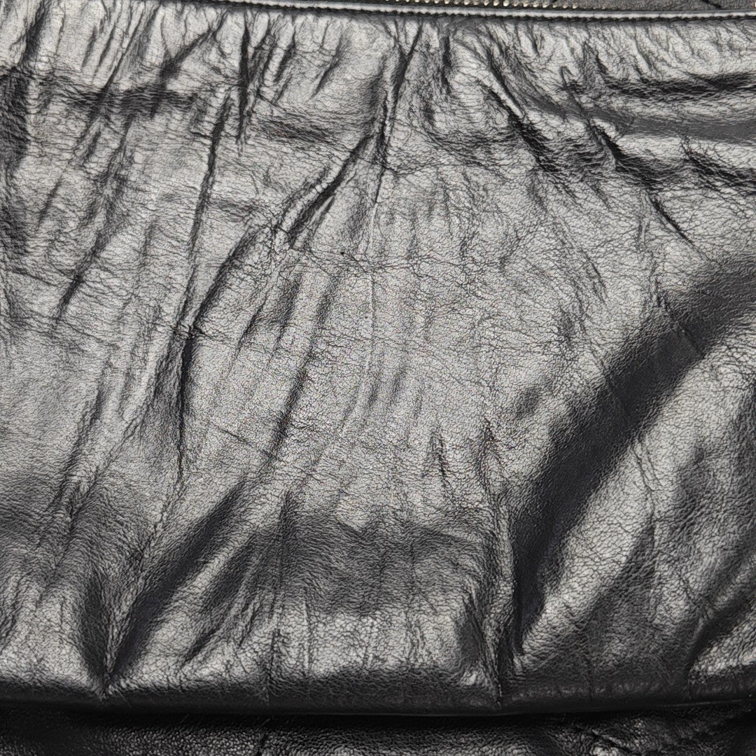 CHANEL 22 Small Quilted Calfskin Black