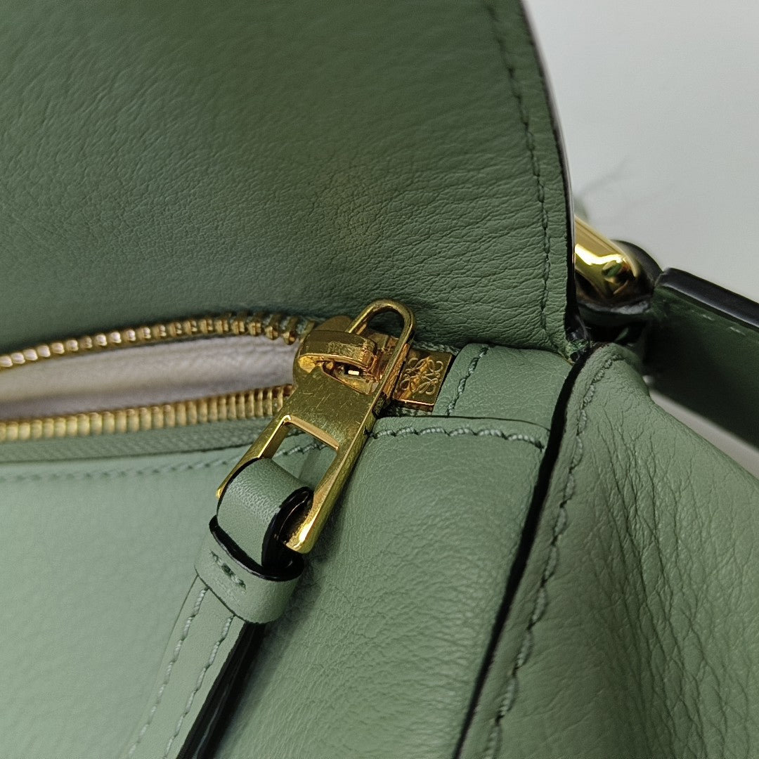 Puzzle Medium Calfskin Green