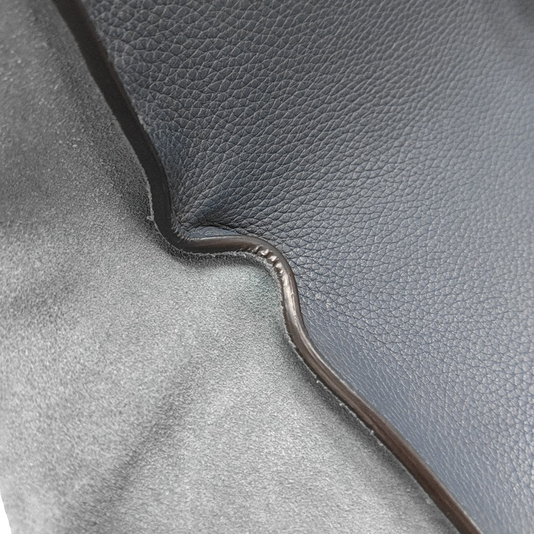 TRAPEZE Medium Calfskin Blue