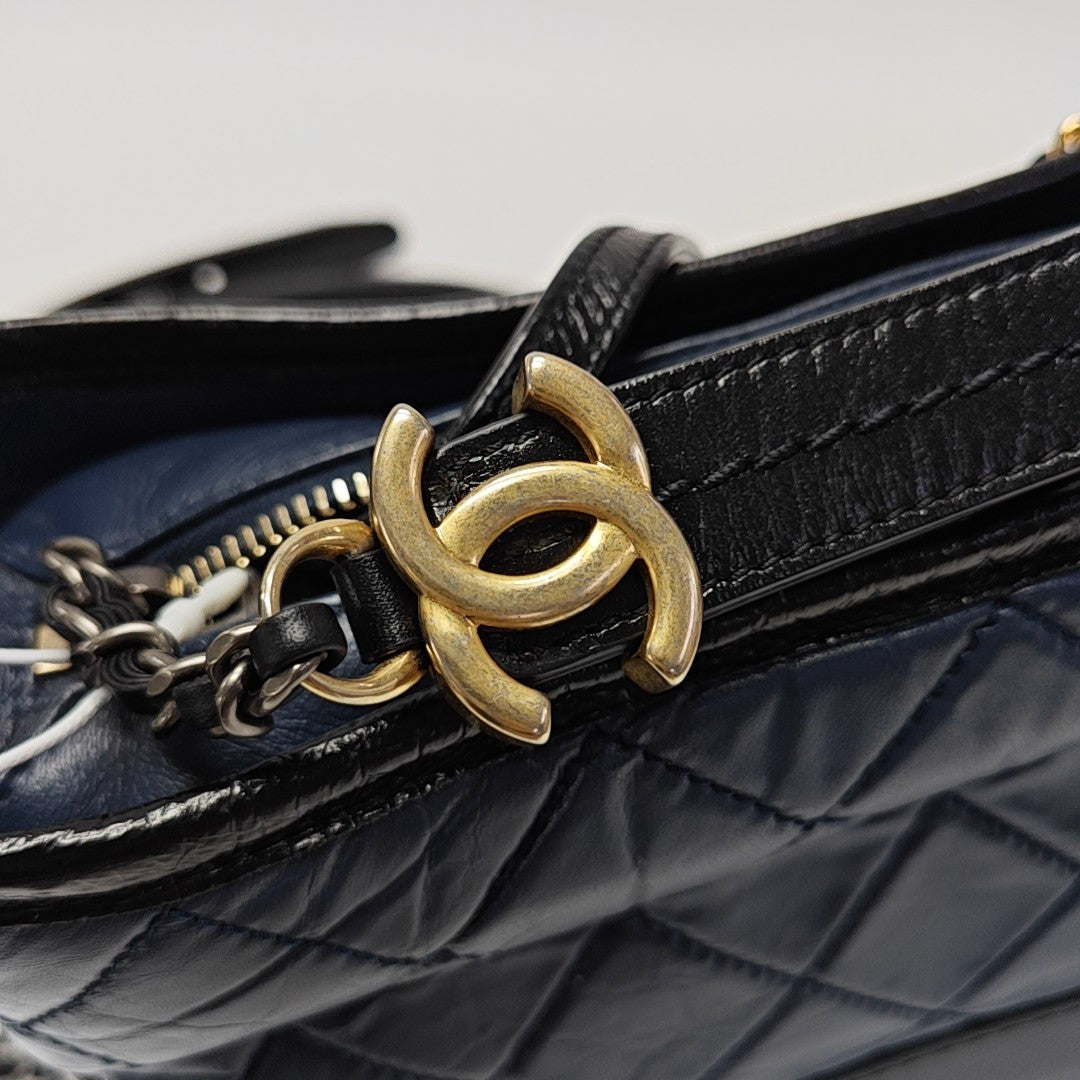Authenticated pre-owned  GABRIELLE Small Quilted Calfskin Blue - Crossbody Bag at Looply