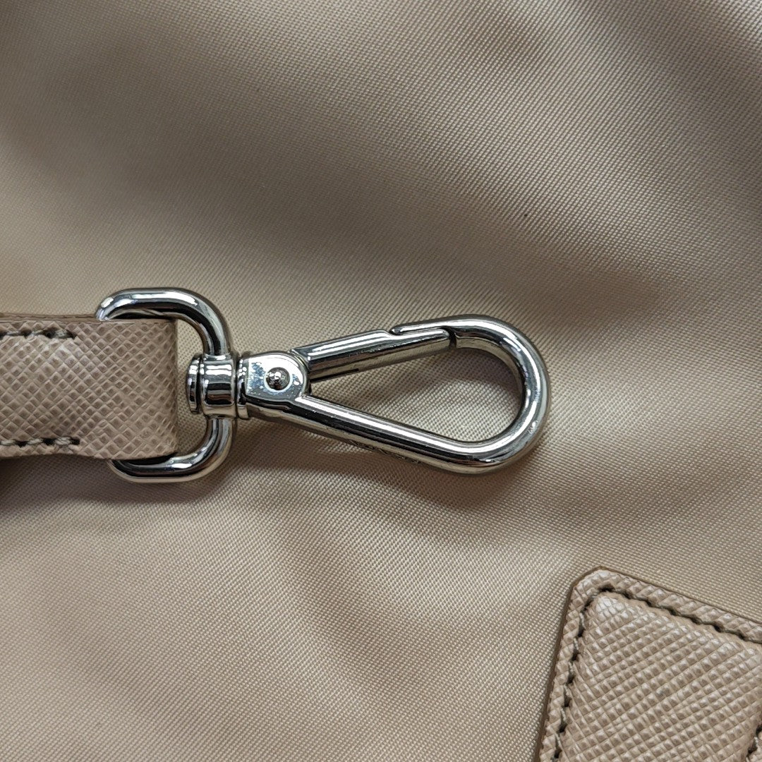 Re-Edition2005 Nylon Beige