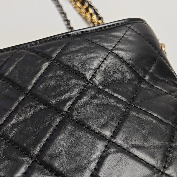 GABRIELLE Medium Quilted Calfskin Black